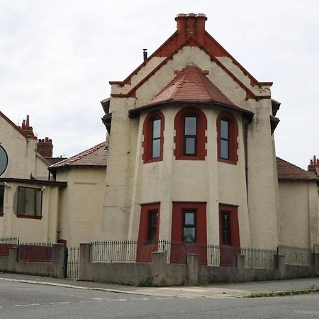 Victoria House Hotel Barrow-in-Furness ภายนอก รูปภาพ